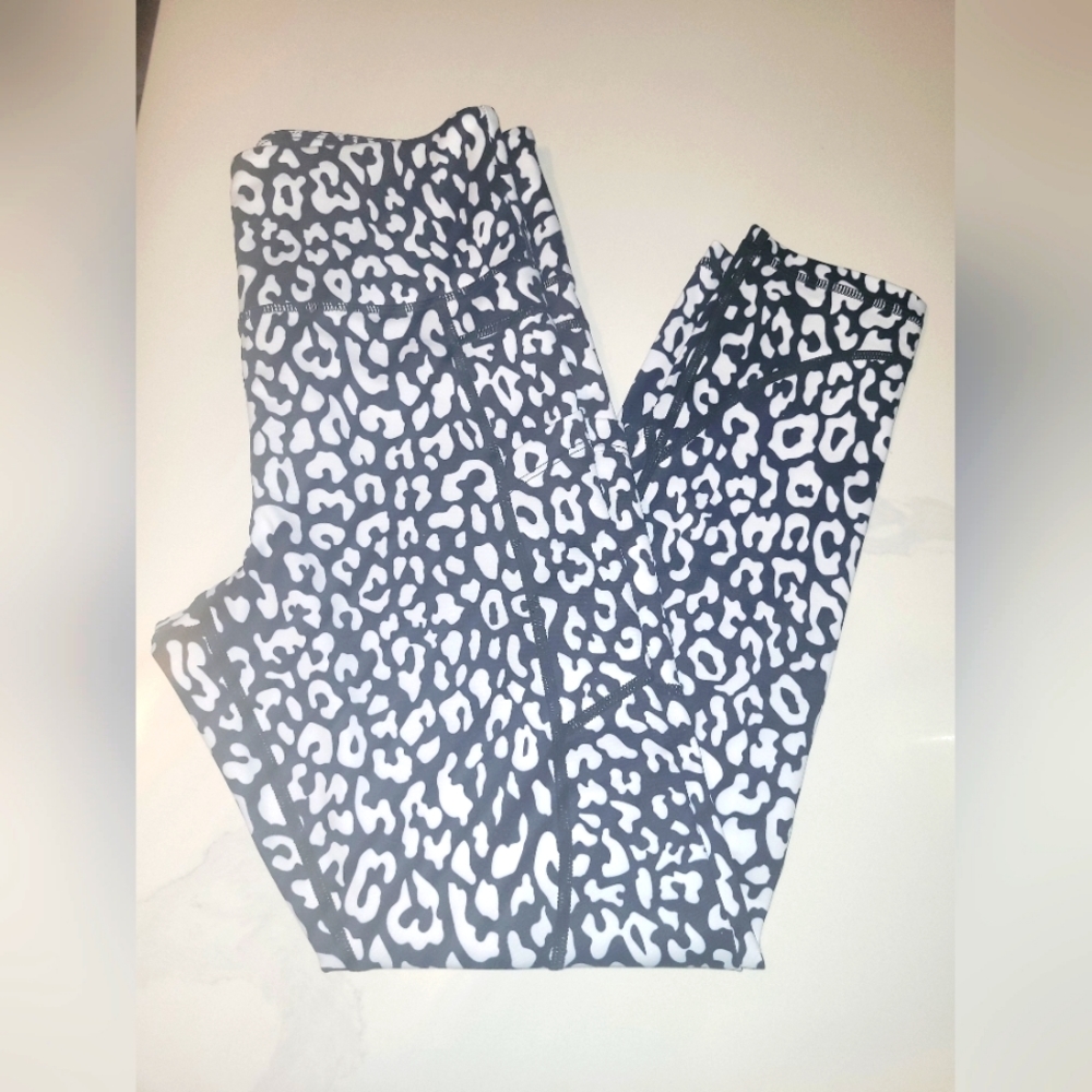 Zyia light and tight 7/8 with pockets